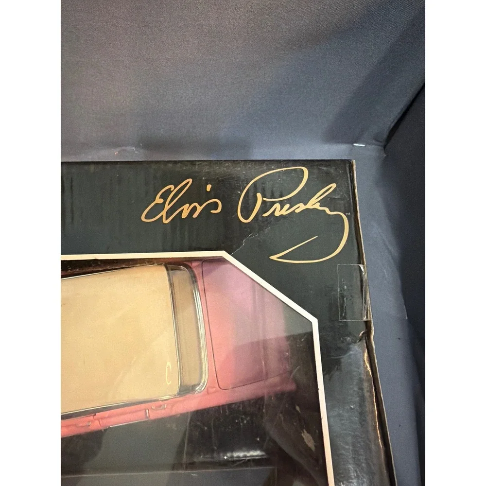Jada Hollywood Rides Elvis Presley 1955 Cadillac Fleetwood Pink Die-Cast Figure